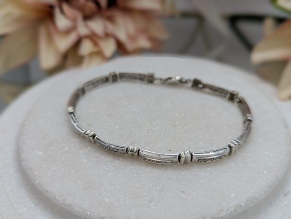 Ladies 9CT White Gold Clear Stone Bracelet (8.6gms) - BP344792