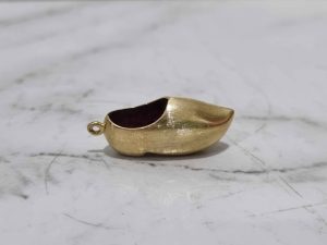 14CT YELLOW GOLD SHOE PENDANT TW384818-3