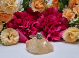 9ct Yellow Gold Diamond Cluster Ring TW370158