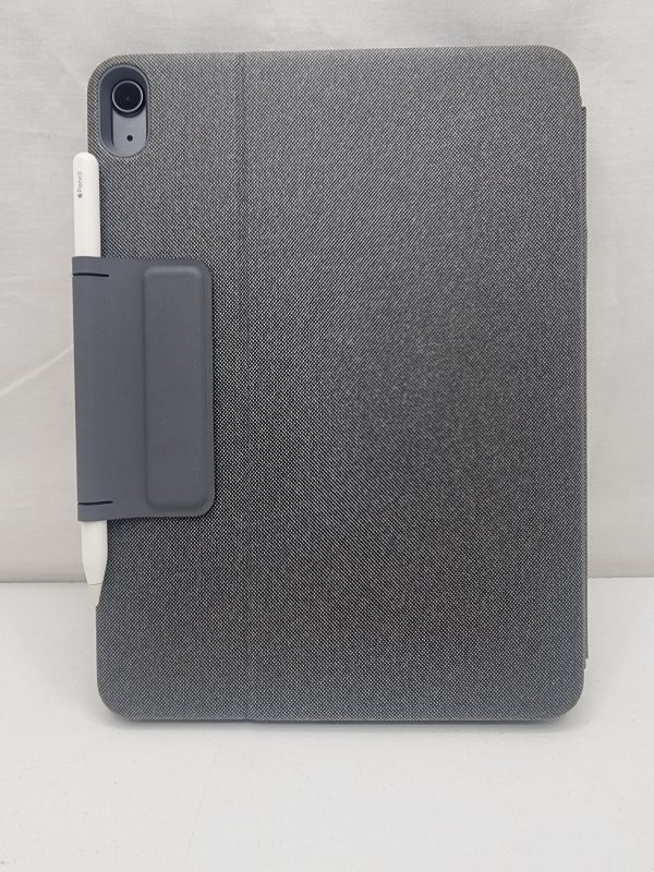 iPad Air 5th Generation w/ Keyboard Case & Apple Pen - IP388911 - Image 4