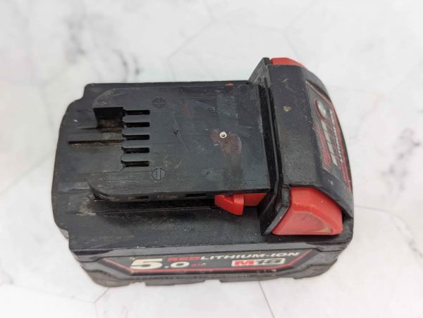 Milwaukee 18V 30°-34° Framing Nailer w/ 5.0Ah Battery - BP389040 - Image 6