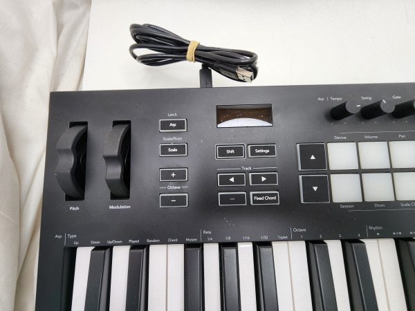 LaunchKey 37 (MK3) Keyboard - IP388476 - Image 5