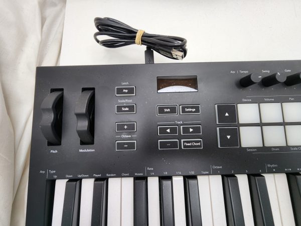 LaunchKey 37 (MK3) Keyboard - IP388476 - Image 10