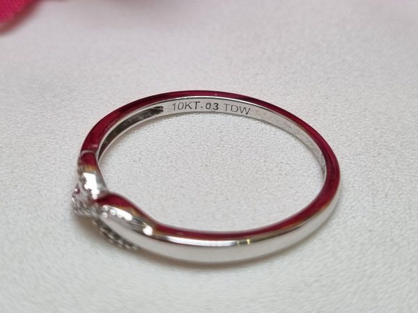 10ct White Gold Twist Ring TW384478 - Image 8