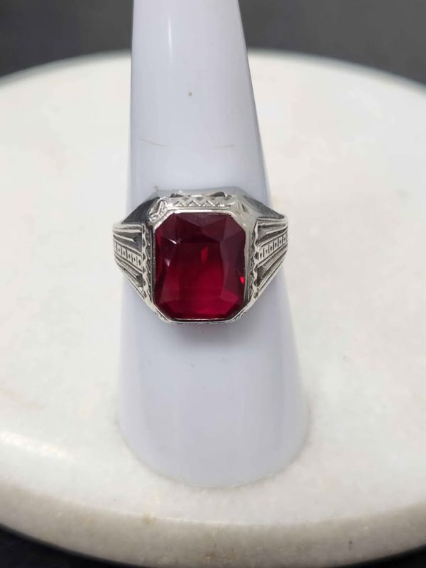 10CT WHITE GOLD RING WITH RED STONE #GN387419