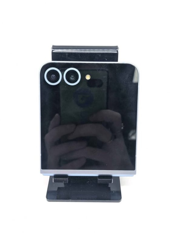 Samsung Galaxy Z Flip6 Phone - BL388627 - Image 13