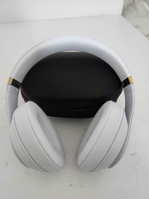 BEATS STUDIO 3 HEADPHONES IN CASE #GN388403 - Image 8