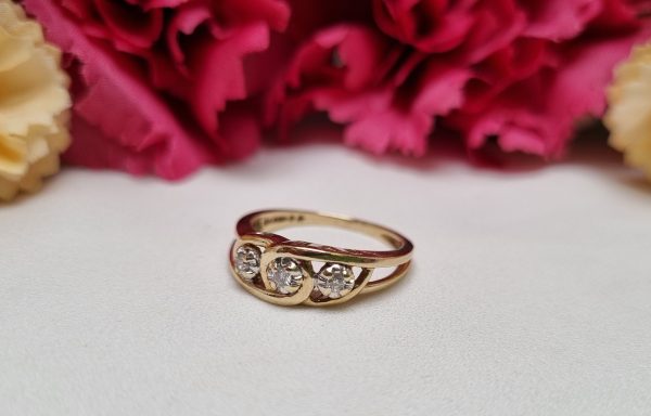 9ct Yellow Gold Three-Stone Ring TW369926 - Image 2