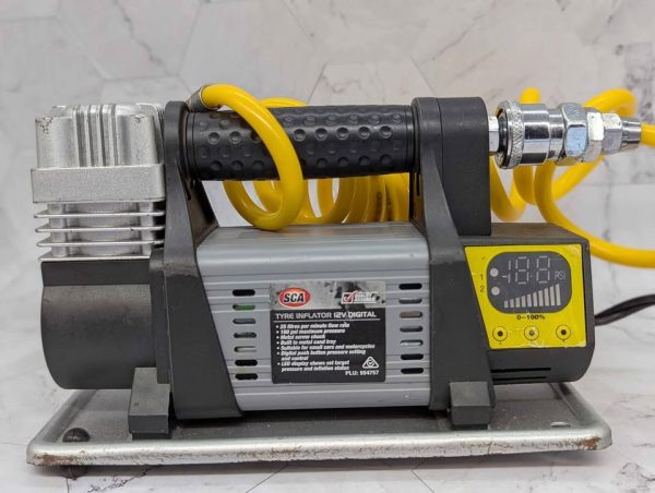 SCA 12V Digital Tyre Inflator - BP388936 - Image 2