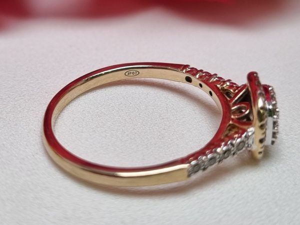 9ct Yellow Gold Cluster Ring TW385974 - Image 4