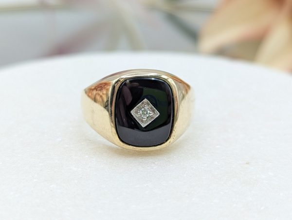 Mens 10CT Yellow Gold Onyx & Diamond Signet Ring (6.8gms) - BP388916 - Image 2