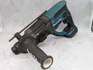 Makita 18V 20mm SDS Plus Rotary Hammer Skin-Only (DHR202) - BP389191