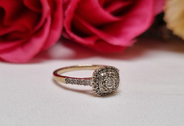 9ct Yellow Gold Cluster Ring TW385974 - Image 3