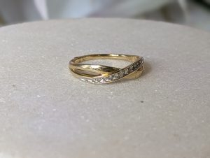 Ladies 9ct Gold Diamond Ring - BP370710