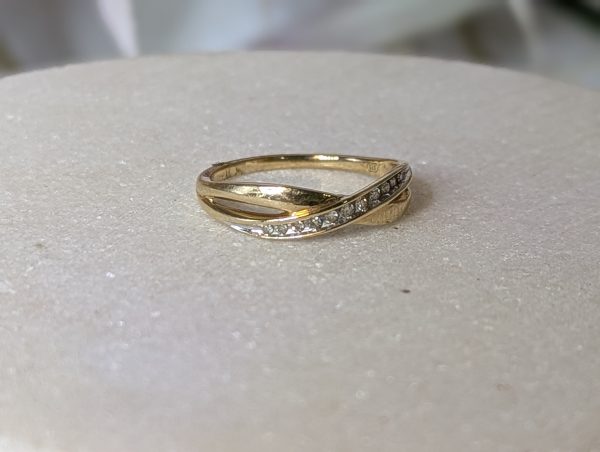 Ladies 9ct Gold Diamond Ring - BP370710