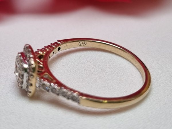 9ct Yellow Gold Cluster Ring TW385974 - Image 11
