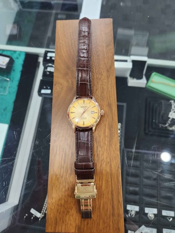 MENS BROWN SEIKO WATCH (4R35-06EO) IN BROWN BOX #GN388758 - Image 7