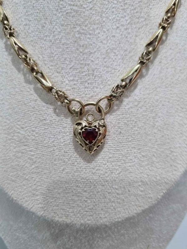 9CT YELLOW GOLD NECKLACE WITH RED STONED PENDANT TW388526 - Image 2