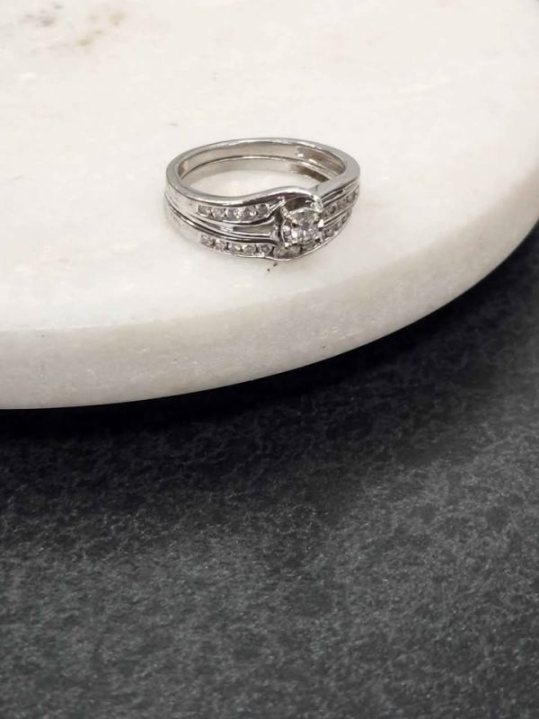9CT WHITE GOLD RING #GN356642 - Image 14