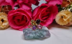 9ct Yellow Gold Four Stone Petal Ring TW384477