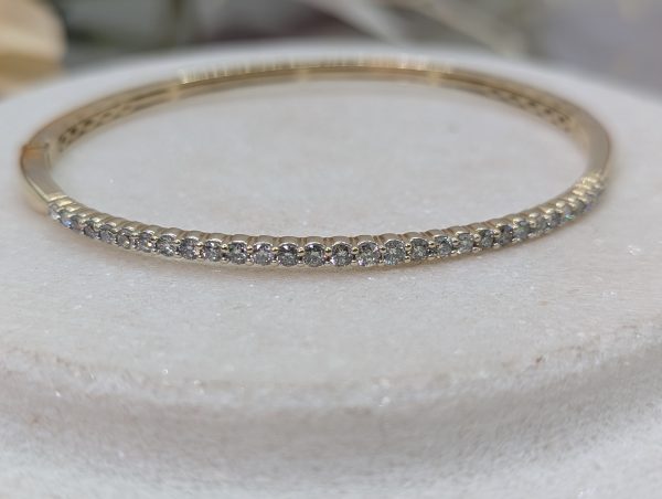 Ladies 10CT Yellow Gold Diamond Bangle (10.16gms) - BP340398