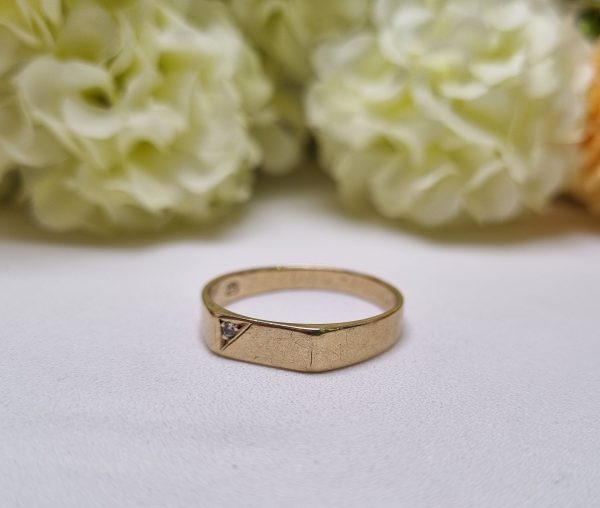 9ct Yellow Gold Signet Ring TW386570 - Image 2