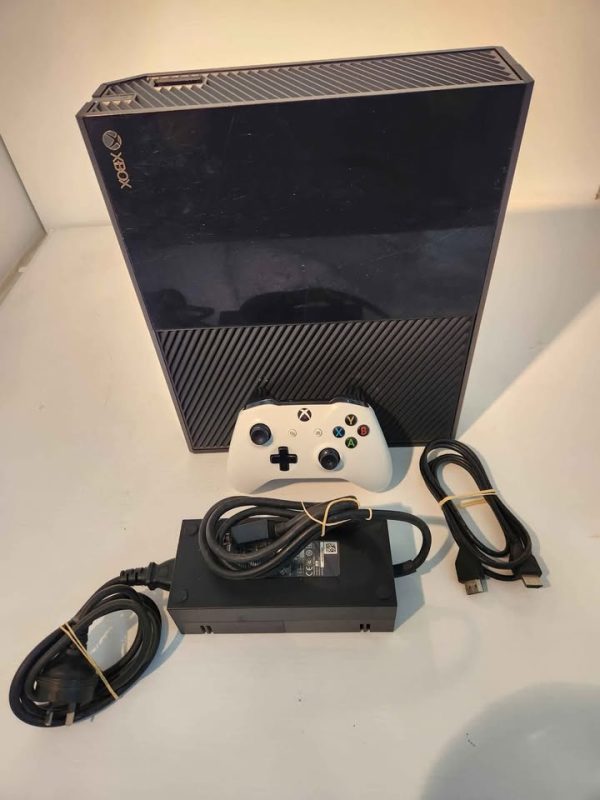 MICROSOFT XBOX ONE 1540 WITH CORDS & ONE CONTROLLER #GN389072 - Image 12