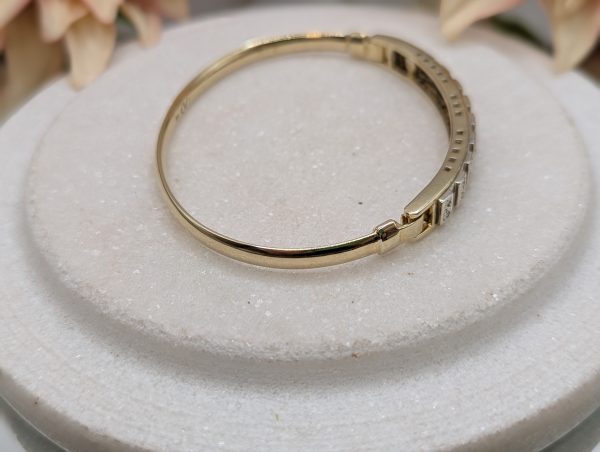 Ladies 9CT Yellow Gold Diamond Bangle (17.32gms) - BP376687 - Image 3