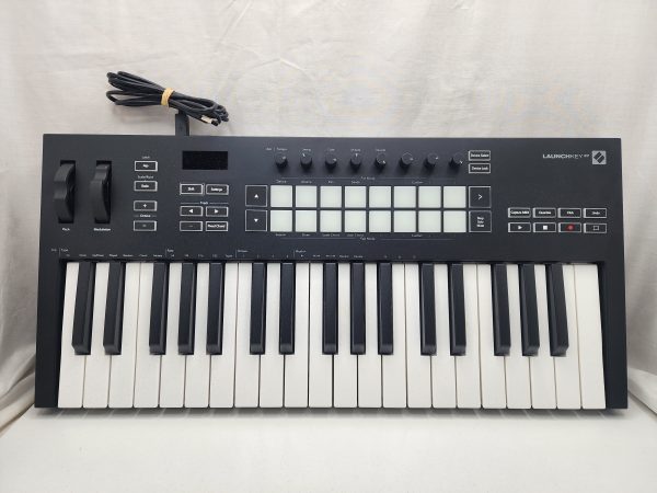 LaunchKey 37 (MK3) Keyboard - IP388476 - Image 2