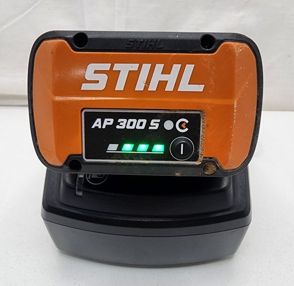 Stihl FSA 90R Whipper Snipper w/ Battery & Charger  - IP386056 - Image 6