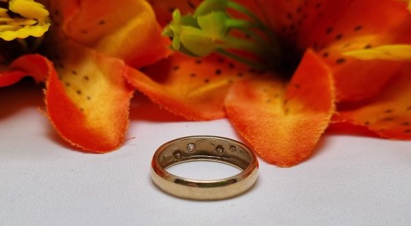 9ct Yellow Gold Diamond Band TW384473 - Image 8