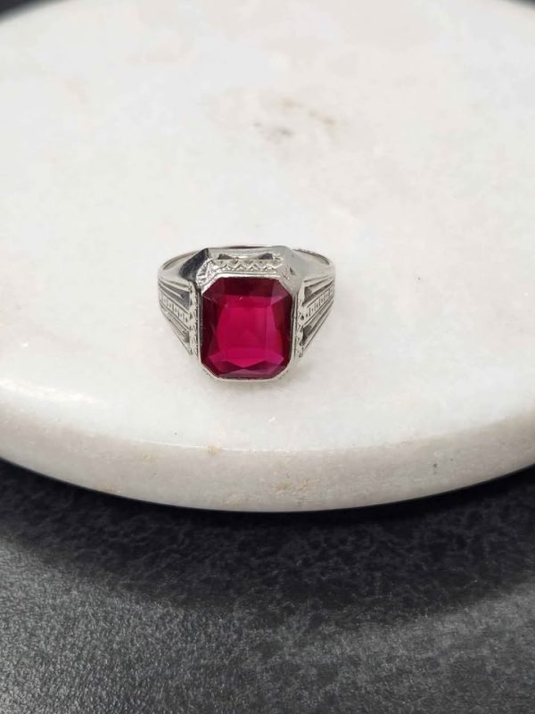 10CT WHITE GOLD RING WITH RED STONE #GN387419 - Image 8