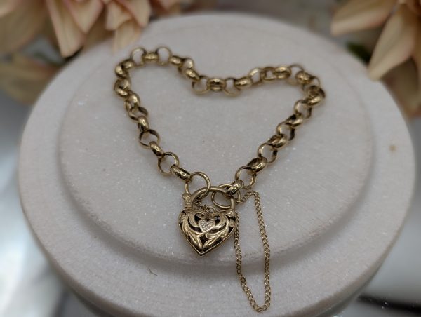 Ladies 9CT Yellow Gold Belcher Chain Heart Locket Bracelet (10.7gms) - BP383232