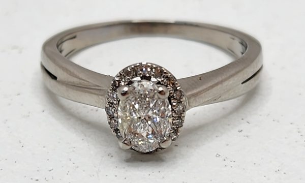 Ladies 14CT White Gold Diamond Oval Halo Ring - IP354512 - Image 2