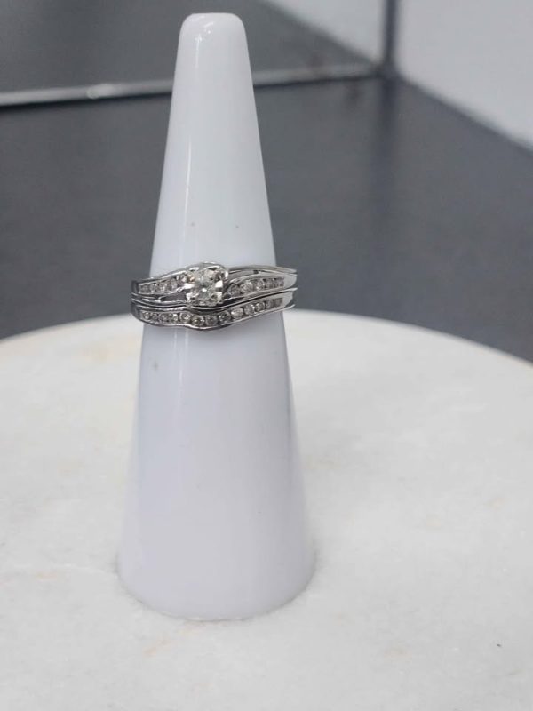 9CT WHITE GOLD RING #GN356642 - Image 10
