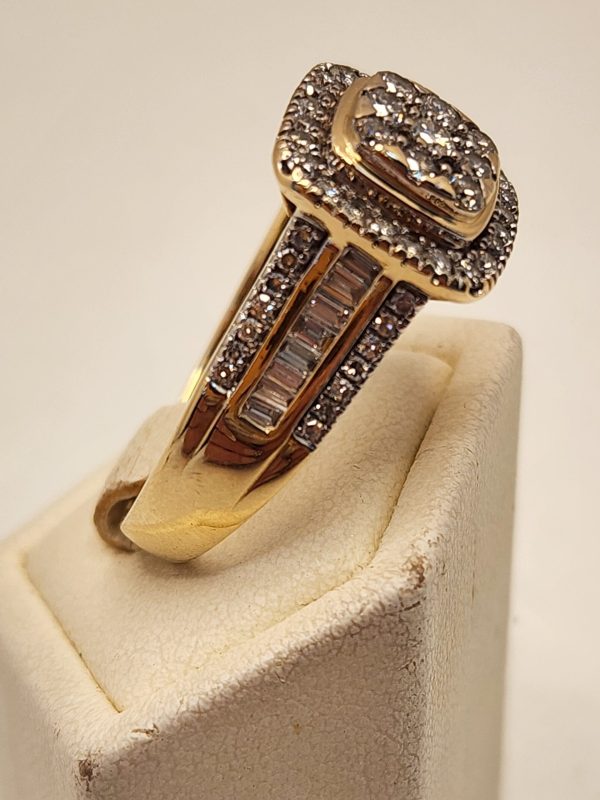 Ladies 9CT Yellow Gold Cluster Diamond Cushion Ring - IP388904 - Image 10