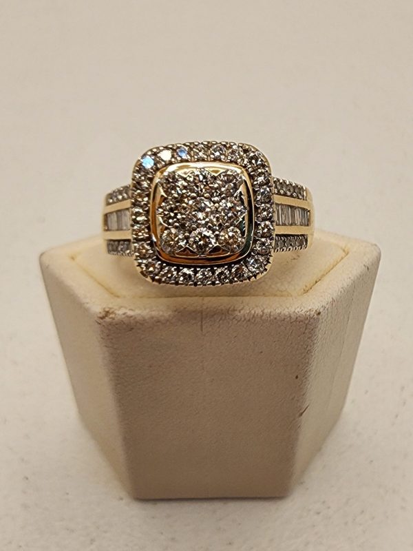 Ladies 9CT Yellow Gold Cluster Diamond Cushion Ring - IP388904 - Image 11