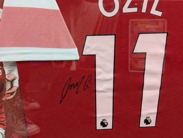 Framed Arsenal Mesut Özil Autographed Jersey Memorabilia - BP391463 - Image 3