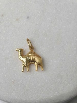 UNISEX 18CT YELLOW GOLD CAMEL PENDANT #GN390907