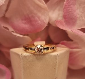 Ladies 18CT Yellow Gold Solitaire Diamond Ring - IP389149