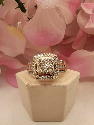 Ladies 9CT Yellow Gold Cluster Diamond Cushion Ring - IP388904