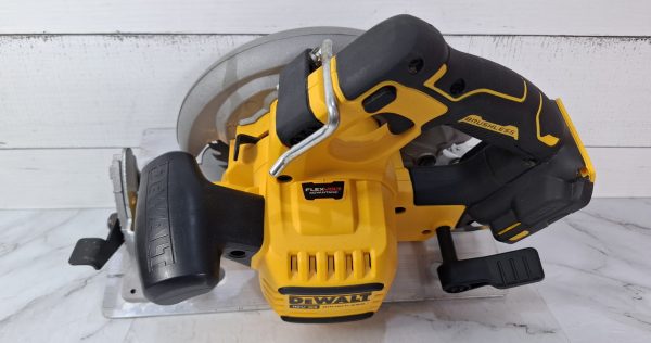 DeWalt 18V Circular Saw TW387857 - Image 6