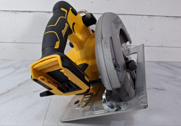 DeWalt 18V Circular Saw TW387857 - Image 8
