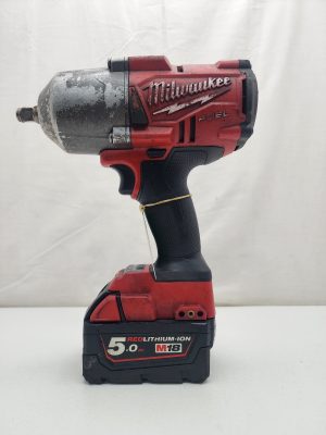 Milwaukee 18V 1/2" Impact Wrench w/ 5.0Ah Battery - IP389407