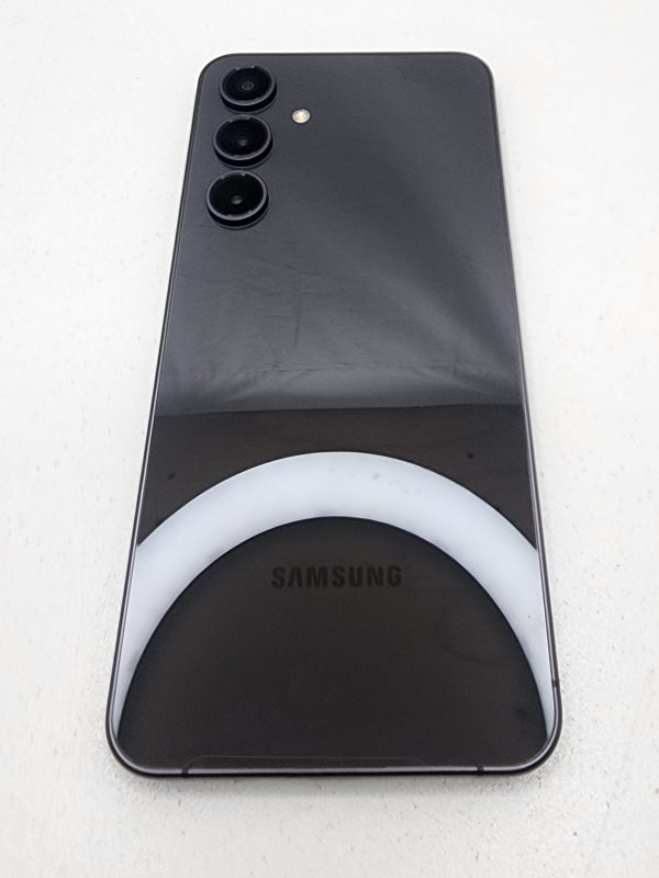 Samsung Galaxy S24 FE 128GB Graphite w/ Charger - IP394457 - Image 8