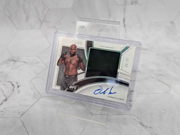 Panini 2022 UFC Immaculate Collection Derrick Lewis Autograph/Memorabilia Card (80/99) - BP391094