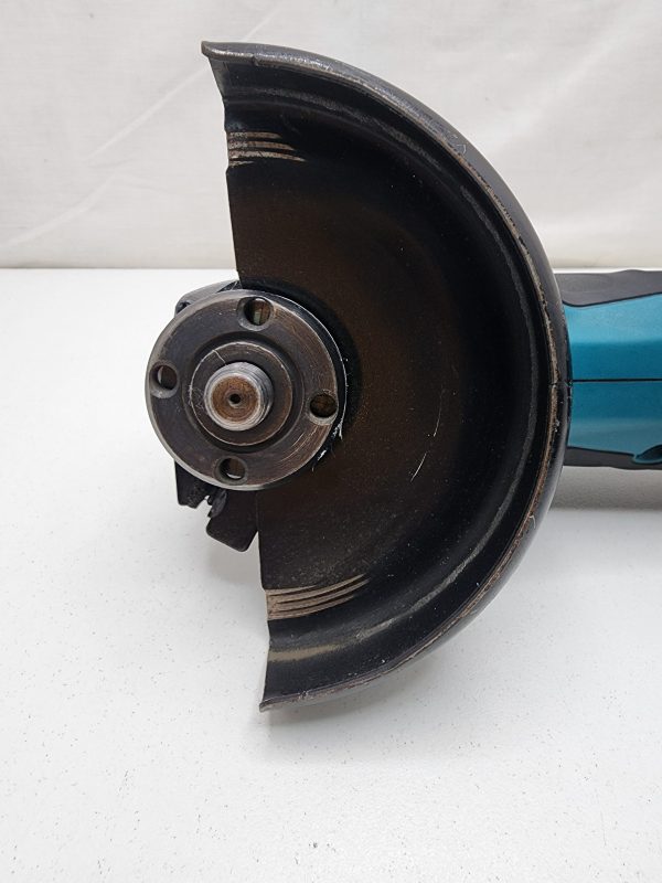 Makita Angle Grinder 115mm DGA452 Skin Only - IP392702 - Image 6