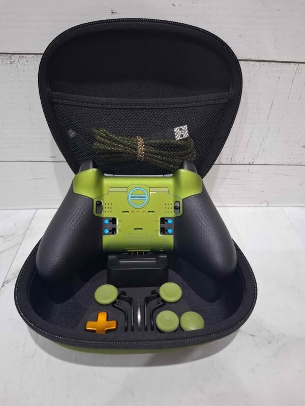 XBOX CONTROLLER WITH ACCESSORIES TW391139 - Image 10