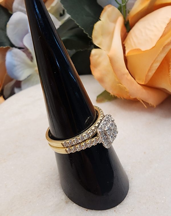 Ladies 9CT Yellow Gold Diamond Ring Set With Valuation - IP388910 - Image 5