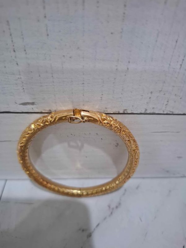 14CT YELLOW GOLD PATTERNED BANGLE TW389336 - Image 9